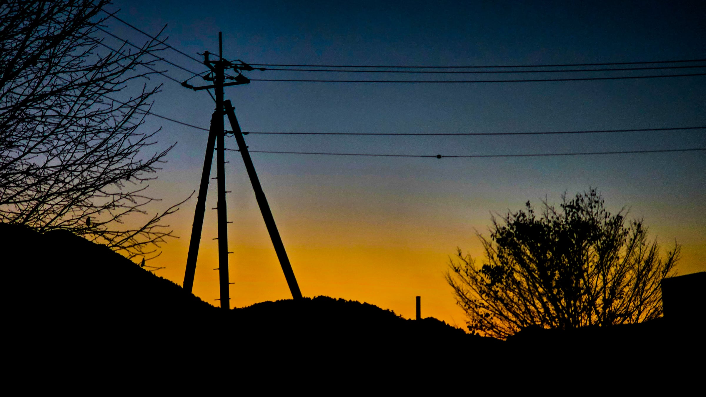 夕暮れの電柱